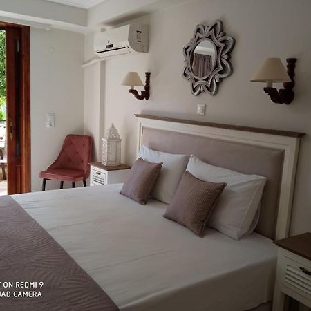 Bellarias House Aparthotel Нидри Екстериор снимка